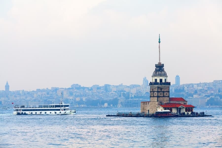 Visit Maiden's Tower in Istanbul, the entrance of the Bosphorus strait