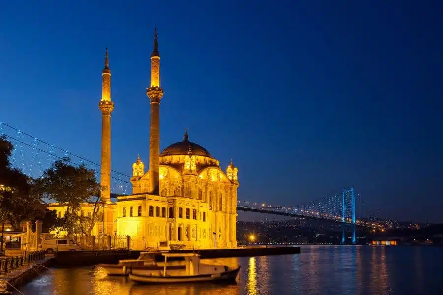 The Ultimate Bosphorus Dinner Cruise Experience
