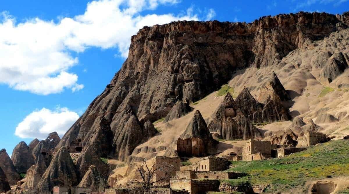 Ultimate 3-Day Cappadocia Itinerary: Hot Air Balloons, Valleys & More 19 Ultimate 3-Day Cappadocia Itinerary: Hot Air Balloons, Valleys & More