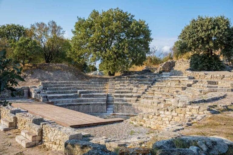 What Can I See and Do at Gallipoli? A Comprehensive Visitor's Guide 5 Ancient Theater Ruins in Troy, Turkey
