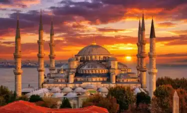 Stunning sunset view of the Blue Mosque in Istanbul, a highlight of the 10-Day Best of Turkey tour package.
