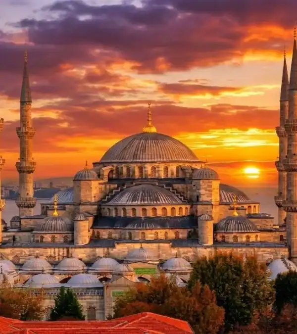 Stunning sunset view of the Blue Mosque in Istanbul, a highlight of the 10-Day Best of Turkey tour package.