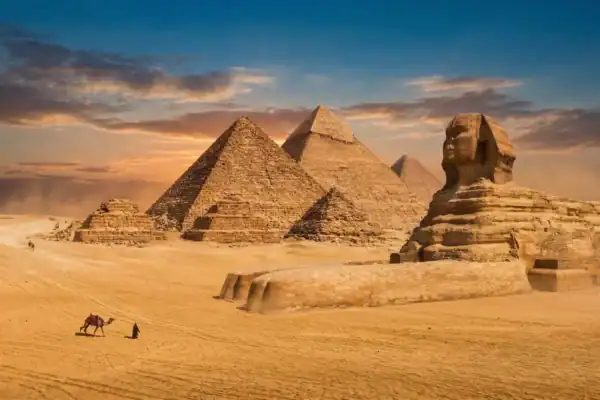 Private Full-Day Tour to Giza Pyramids, Sphinx, Saqqara & Memphis